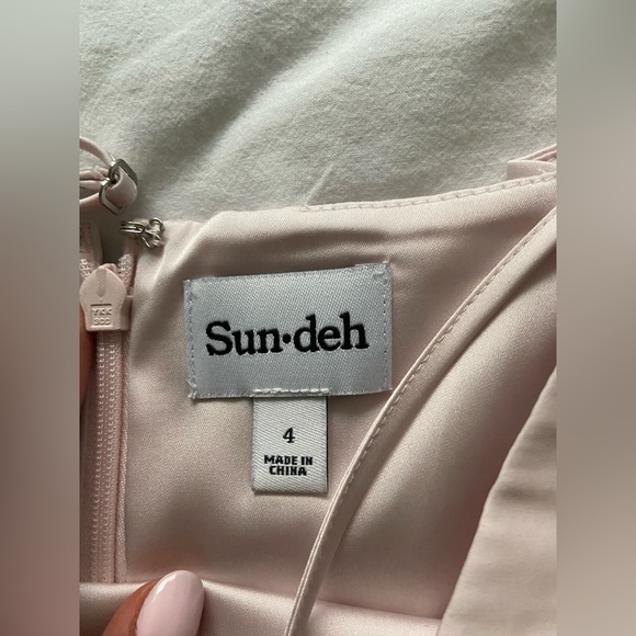 ARITZIA LIGHT PINK SATIN DRESS - Picture 4 of 4